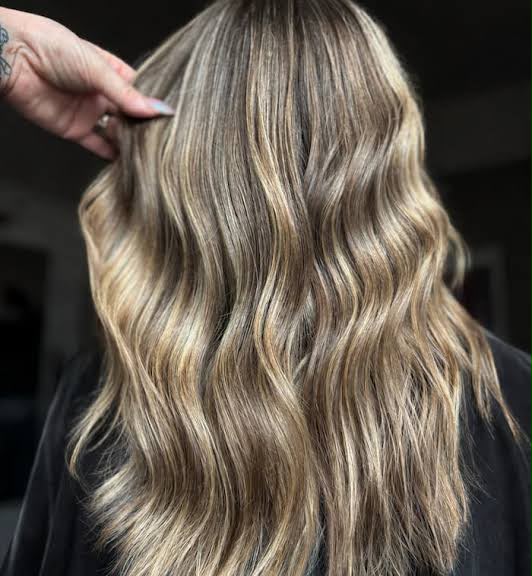 Bronde balayage with hand-painted waves